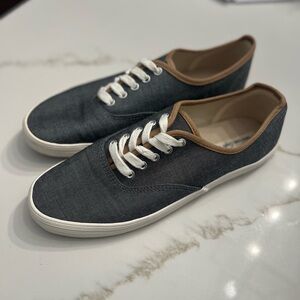 American Eagle Sneakers